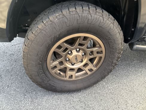 Used 2023 Toyota Tacoma TRD Sport image 5