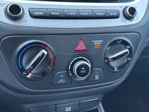 Used 2022 Hyundai Accent SE FWD image 19