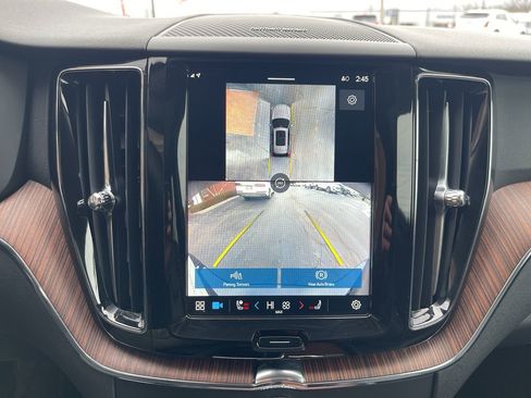 Used 2024 Volvo XC60 B5 Plus image 22