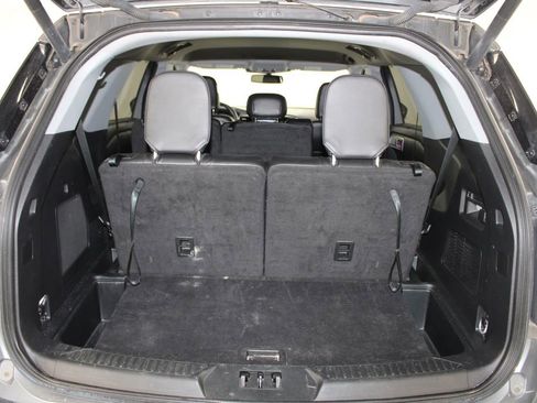 Used 2023 Ford Explorer Limited image 13