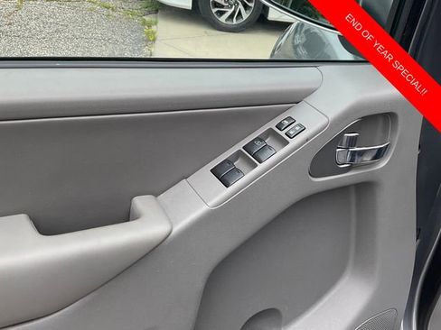 Used 2019 Nissan Frontier SL image 13