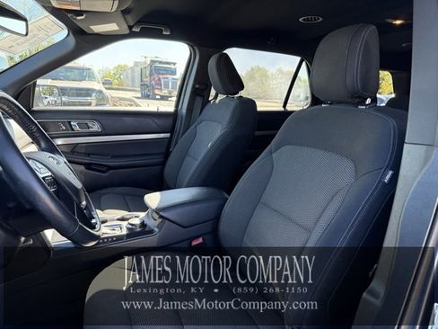 Used 2018 Ford Explorer XLT w/ Equipment Group 201A image 11