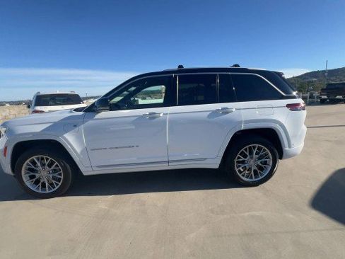 Used 2022 Jeep Grand Cherokee Summit w/ Advanced Protech Group IV image 5