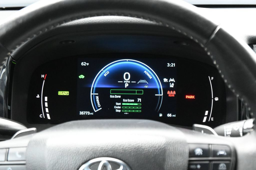 Used 2025 Toyota Camry SE FWD image 16
