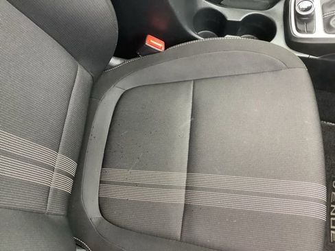 Certified 2025 Hyundai Venue SEL FWD image 17