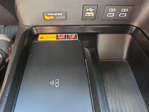 Used 2025 Toyota Camry LE FWD image 22