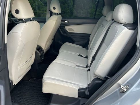 Used 2020 Volkswagen Tiguan SEL FWD image 14