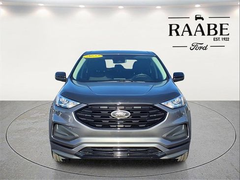 Used 2022 Ford Edge SE w/ Black Appearance Package image 2