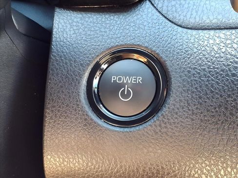 Used 2025 Toyota Camry SE image 16