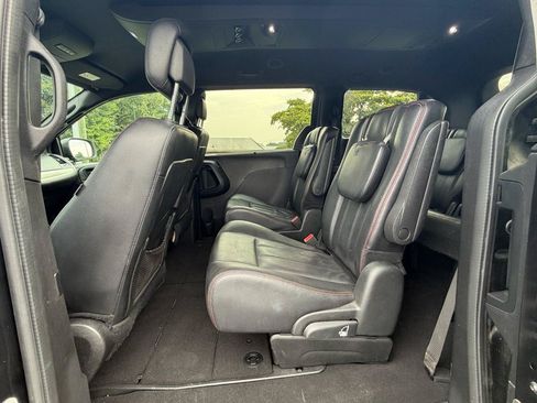 Used 2018 Dodge Grand Caravan GT FWD image 12