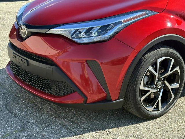 Used 2021 Toyota C-HR XLE FWD image 9