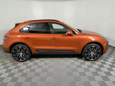 Certified 2022 Porsche Macan AWD/4WD image 8