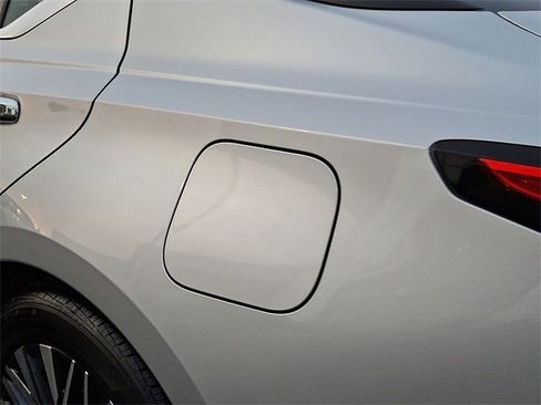 Used 2024 Nissan Altima 2.5 SV image 9