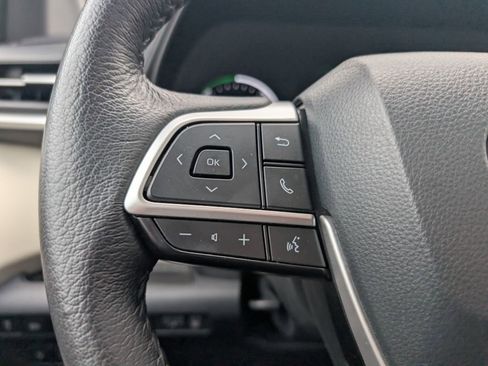 Used 2024 Toyota Sienna XLE image 18