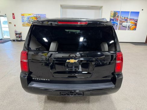 Used 2018 Chevrolet Suburban LT AWD/4WD image 19