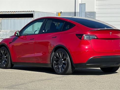 Used 2023 Tesla Model Y Performance image 6
