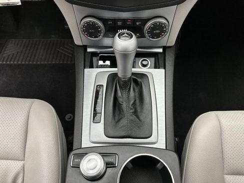 Used 2011 Mercedes-Benz C 300 4MATIC Sedan image 18