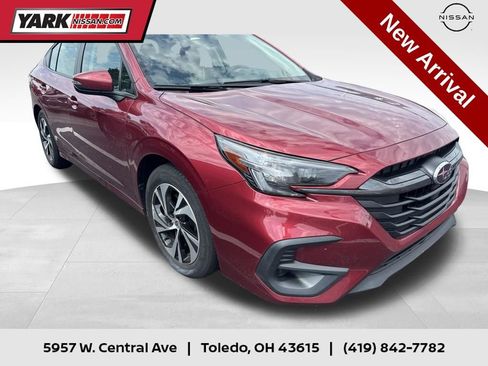 Used 2024 Subaru Legacy Premium AWD/4WD image 1