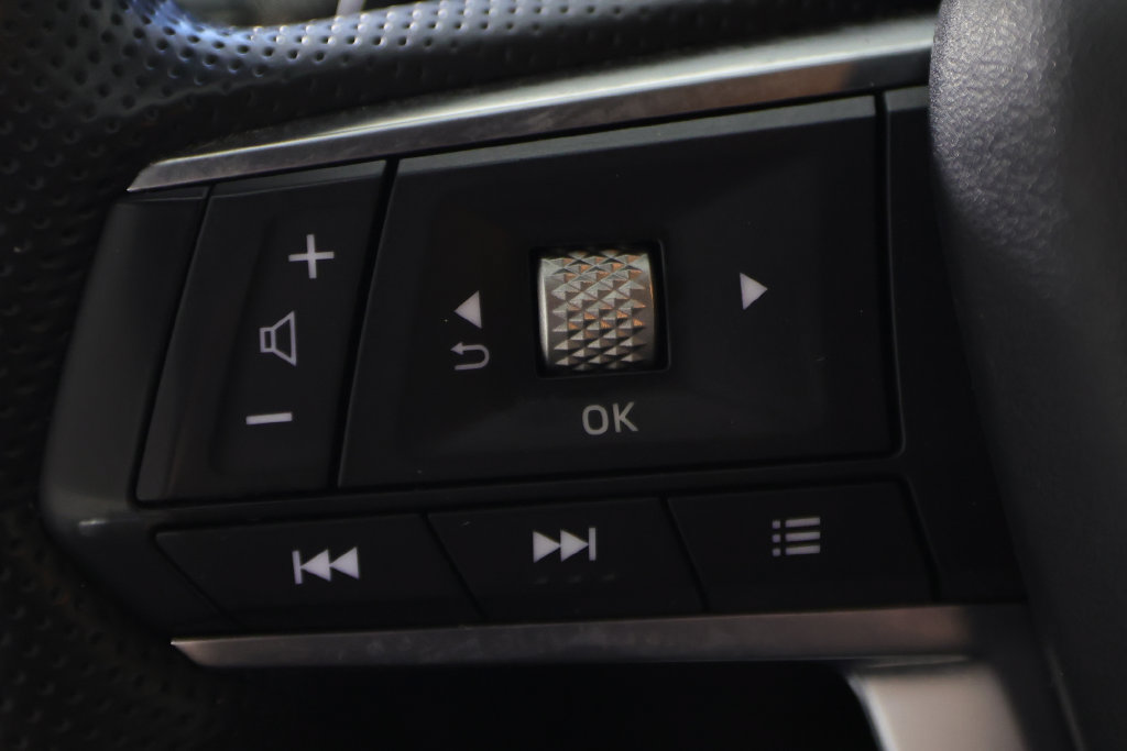 Used 2024 Mitsubishi Outlander SE Black Edition FWD image 28
