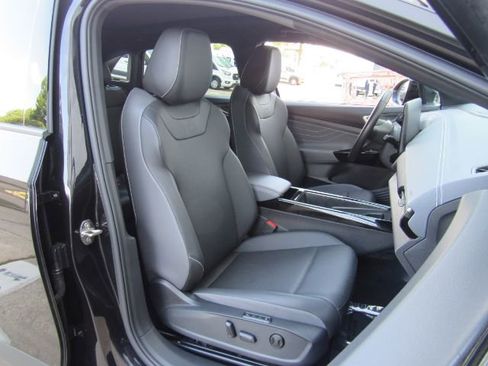 Used 2023 Volkswagen ID.4 S image 23