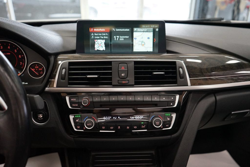 Used 2018 BMW 430i xDrive Convertible AWD/4WD image 11