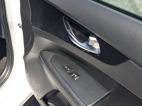 Used 2022 Kia Forte GT-Line w/ GT-Line Technology Package FWD image 33
