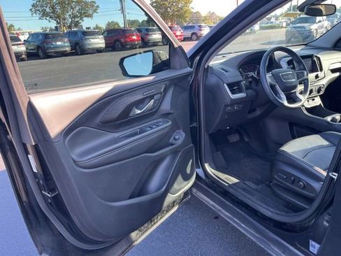 Used 2023 GMC Terrain SLT w/ Elevation Edition FWD image 4