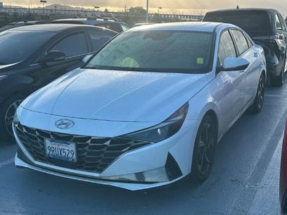 Used 2022 Hyundai Elantra SEL w/ Convenience + Premium Package