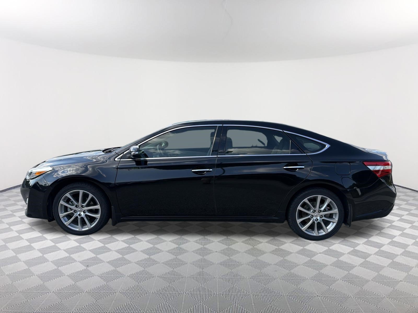 Used 2014 Toyota Avalon XLE Touring FWD image 12