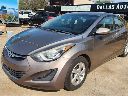 Used 2014 Hyundai Elantra SE image 1