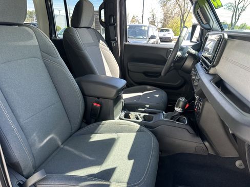 Used 2025 Jeep Wrangler Willys image 6