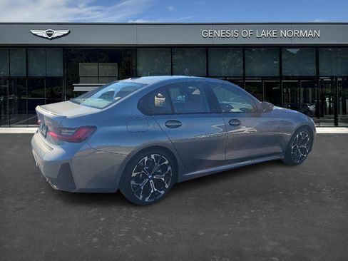 Used 2025 BMW 330i Sedan w/ M Sport Package image 4