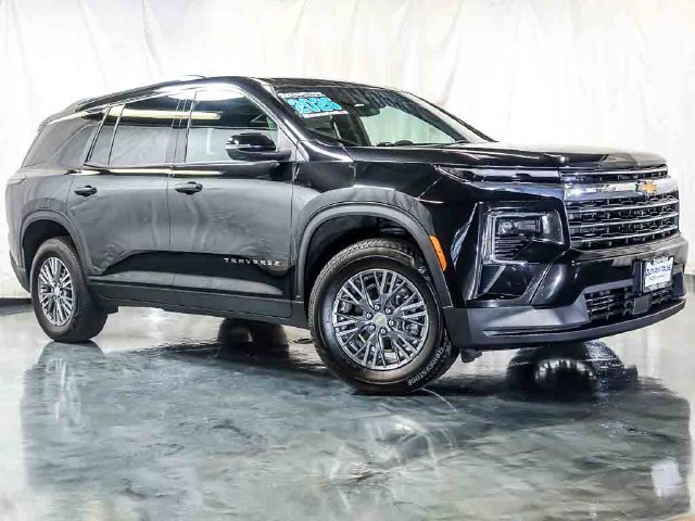 Certified 2026 Chevrolet Traverse LT AWD/4WD image 2