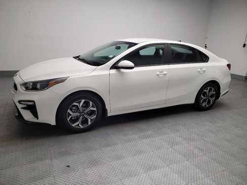 Used 2020 Kia Forte LXS FWD image 2