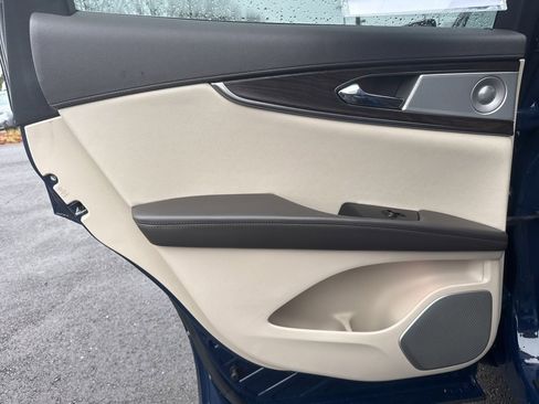 Used 2020 Lincoln Nautilus Reserve image 16