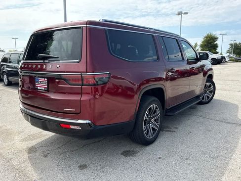 Used 2024 Jeep Wagoneer L Series II w/ Flexible Seating Group AWD/4WD image 5
