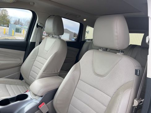 Used 2016 Ford Escape SE w/ SE Chrome Package image 12