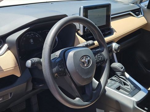 Used 2023 Toyota RAV4 XLE FWD image 8