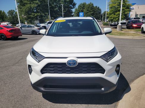 Used 2020 Toyota RAV4 XLE w/ Convenience Package AWD/4WD image 8
