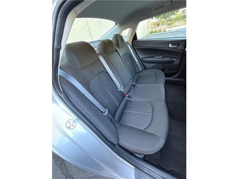 Used 2020 Kia Optima LX image 19