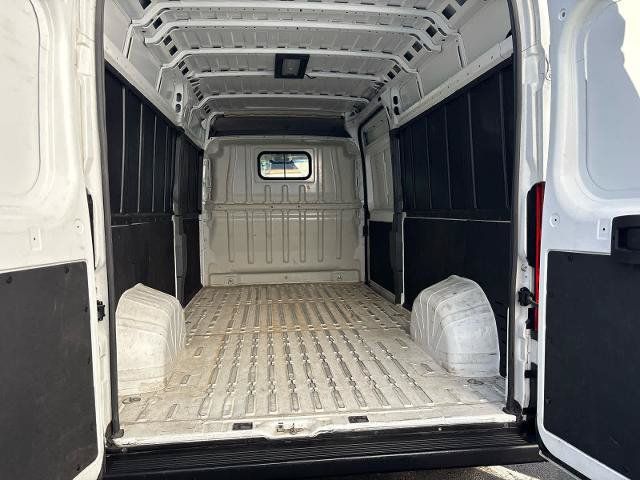 Used 2025 RAM ProMaster 2500 w/ Convenience Group FWD image 9