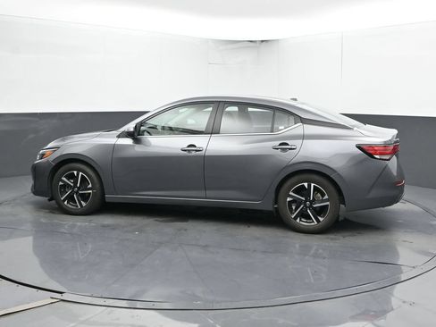 Used 2024 Nissan Sentra SV FWD image 9
