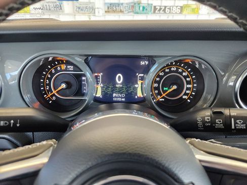 Used 2022 Jeep Wrangler Unlimited Sahara w/ Cold Weather Group image 16