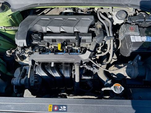 Used 2020 Hyundai Venue SEL image 27