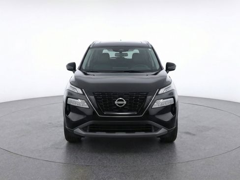 Used 2025 Nissan Rogue SV FWD image 2