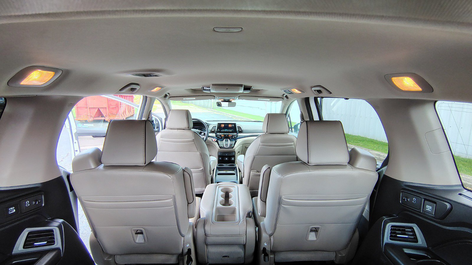 Used 2023 Honda Odyssey Elite image 23
