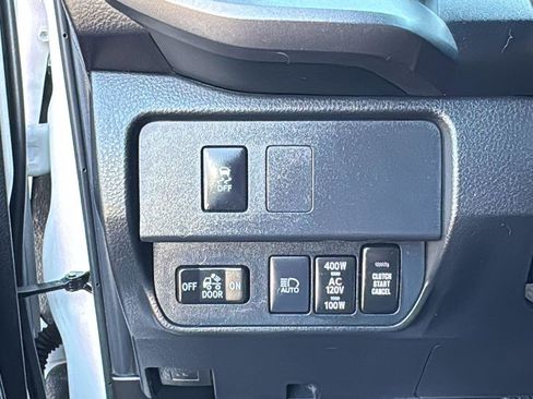 Used 2023 Toyota Tacoma TRD Off-Road image 11