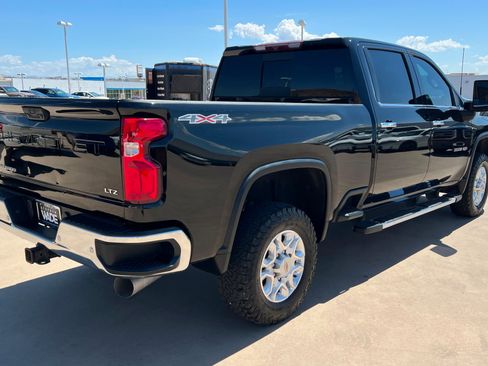 Used 2021 Chevrolet Silverado 3500 LTZ w/ LTZ Plus Package AWD/4WD image 6
