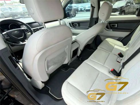 Used 2019 Land Rover Discovery Sport SE AWD/4WD image 11