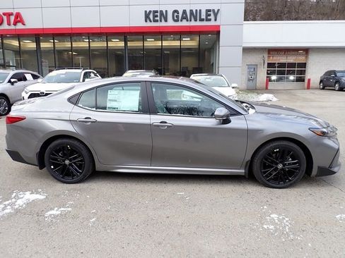 New 2026 Toyota Camry SE image 2